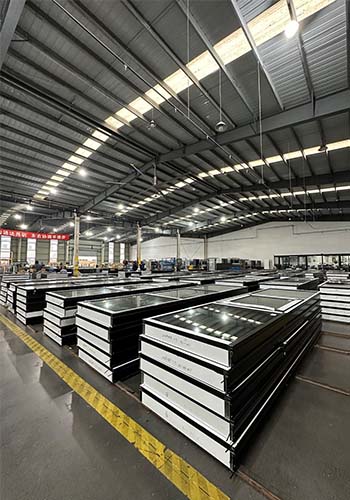 Aluminum windows in production at the workshop